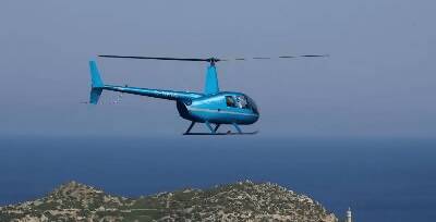 Erhebe dich in die Lüfte und sieh dir an, was Mallorca bei dieser Hubschrauber-Tour zu bieten hat. Wähle aus 3 
verschiedenen Flugzeiten und schwebe über die atemberaubenden Berge oder das atemberaubende blaue Wasser auf einem wirklich unvergesslichen Flug.