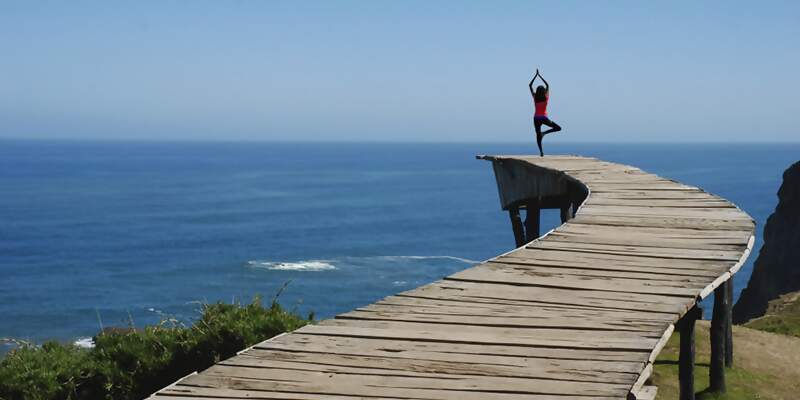 FitReisen - Yoga auf den Balearen in den schönsten Hotels am Strand. Jetzt Yoga Urlaub auf den Balearen buchen und die wunderbare Natur genießen.